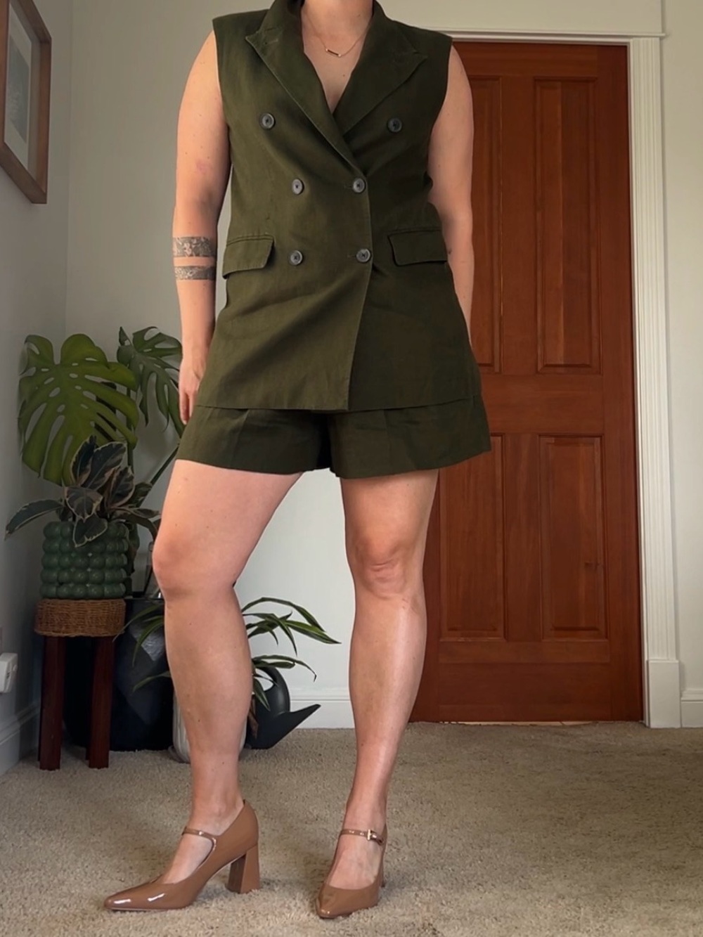 Banana Republic Linen Vest & Short Summer Suit - Olive Green (Vest 10, Shorts 12
